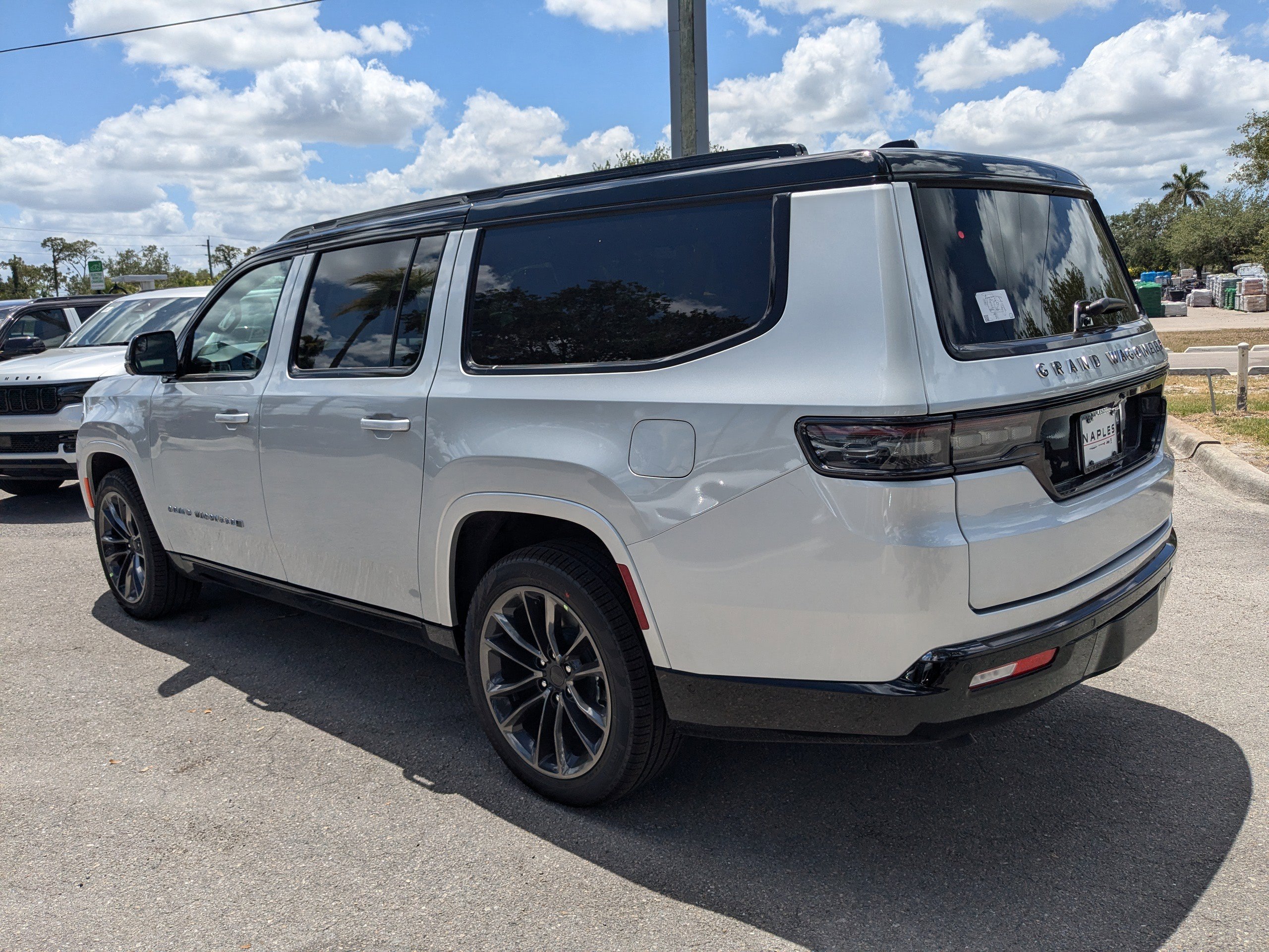 2025 Jeep Grand Wagoneer L III Obsidian photo 7