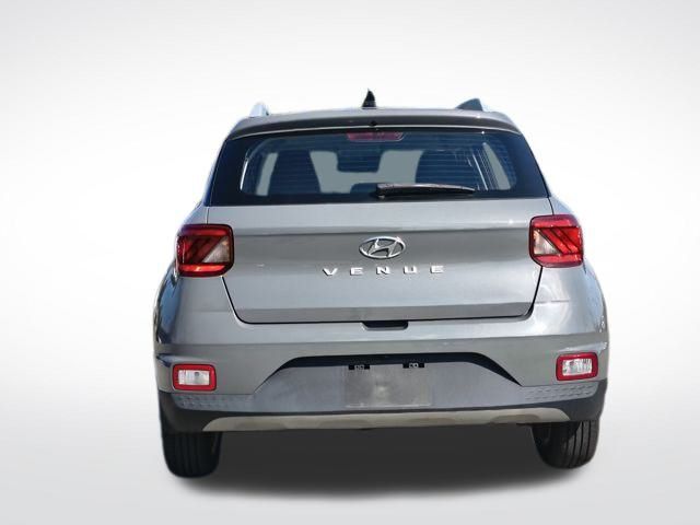 2020 Hyundai Venue SEL photo 8