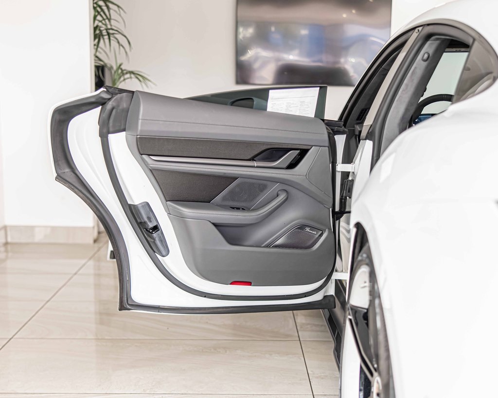 2020 PORSCHE TAYCAN - Image 35