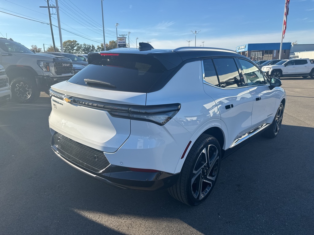 2026 Chevrolet Equinox EV 1LT photo 3