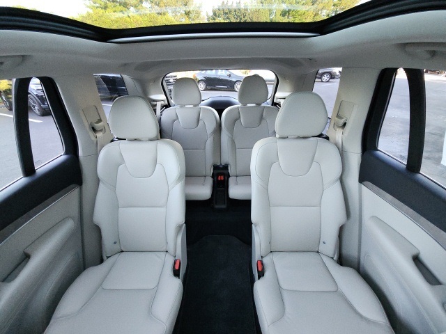 2024 Volvo XC90 Plus photo 30