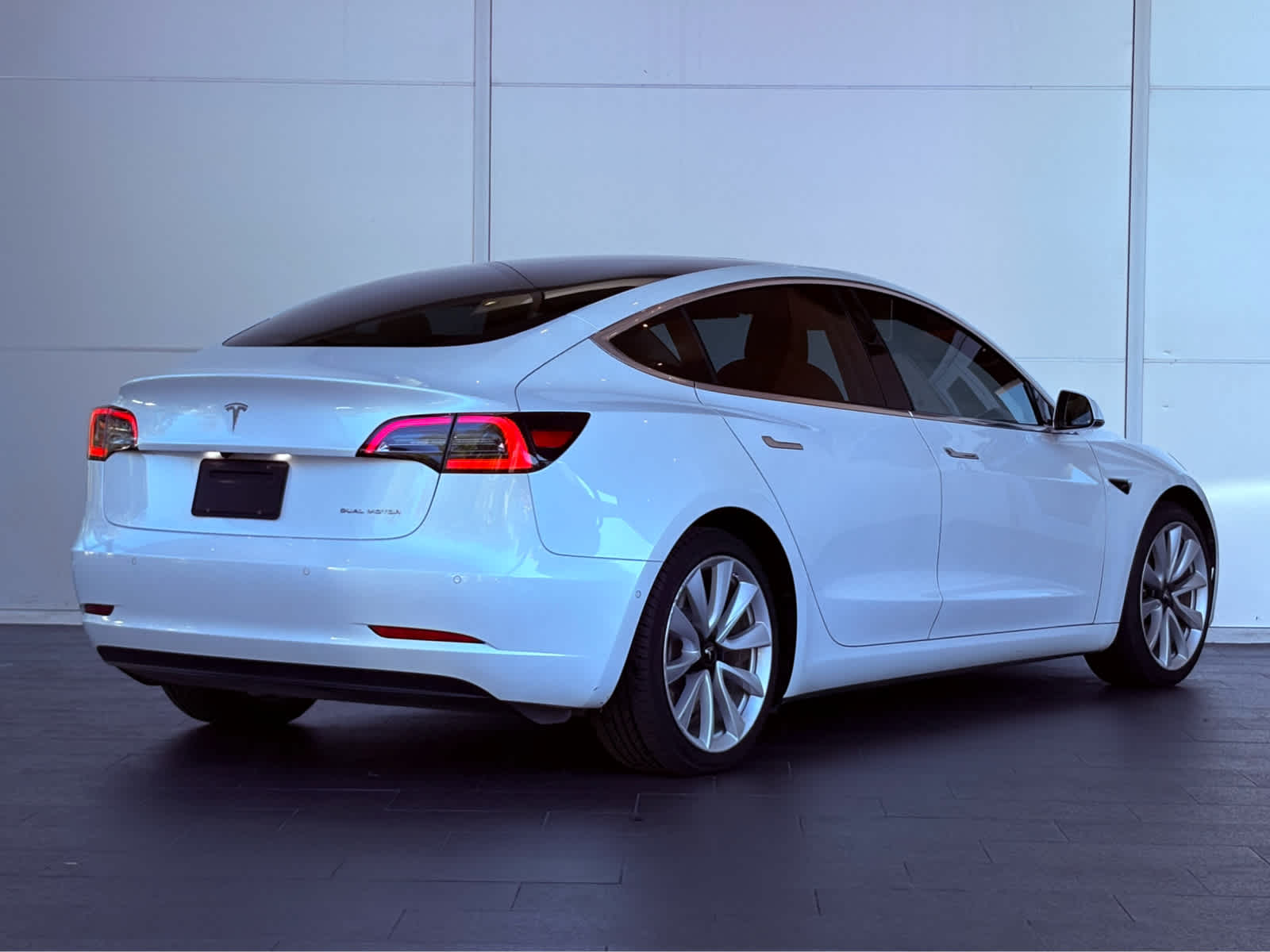 2019 Tesla Model 3 Long Range photo 4