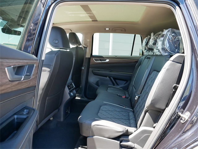 2025 Volkswagen Atlas SEL Premium R-Line photo 5