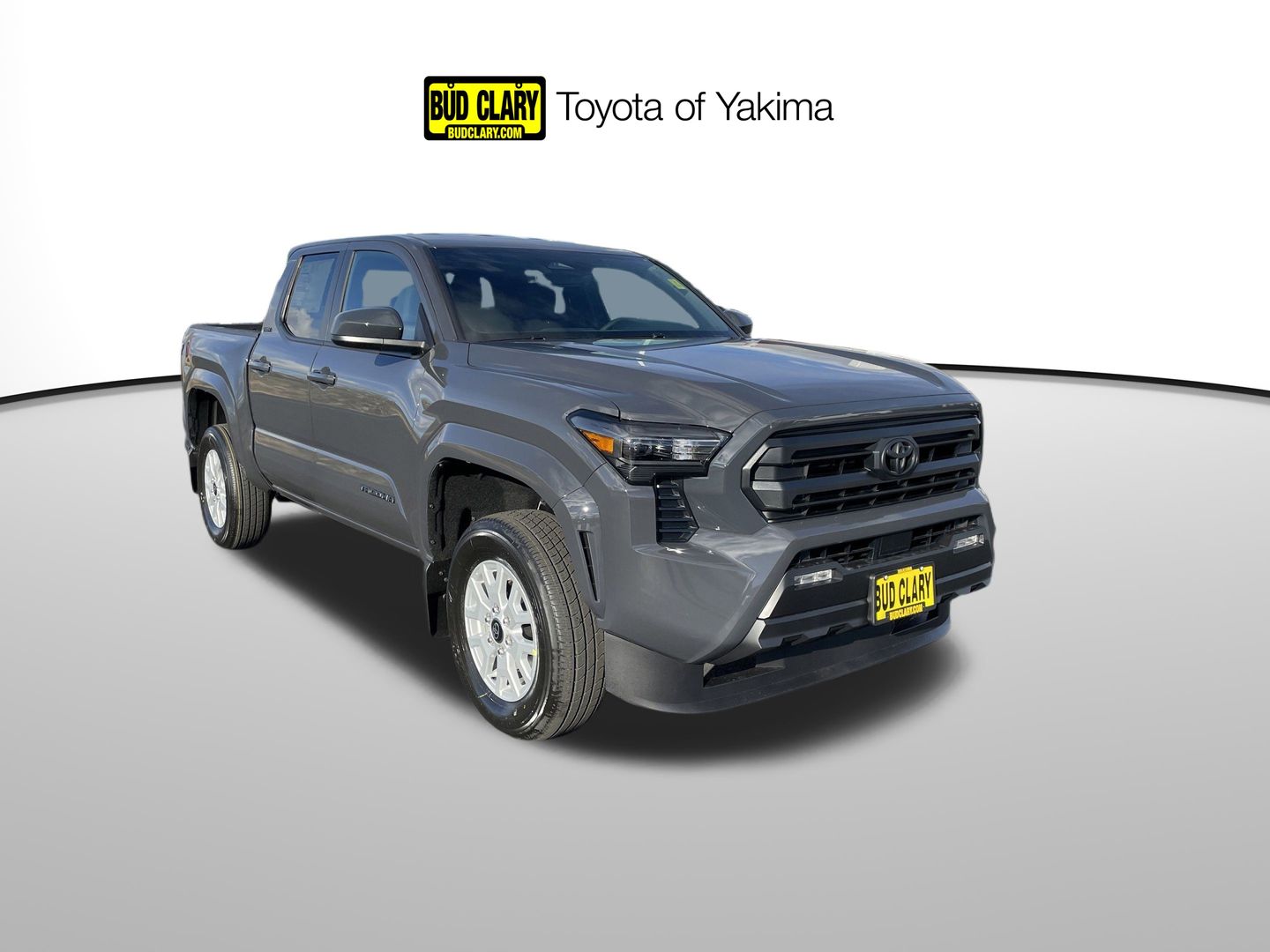 2025 Toyota Tacoma SR5's photo