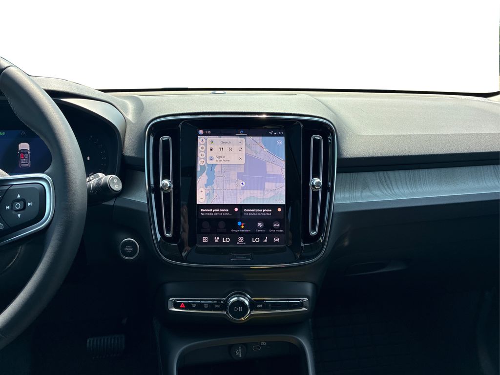 2026 Volvo XC40 AWD Plus photo 14
