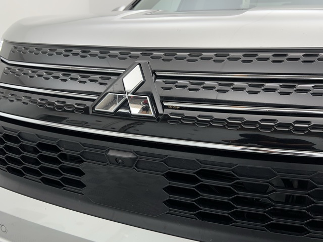 2024 Mitsubishi Outlander SE Ralliart photo 5