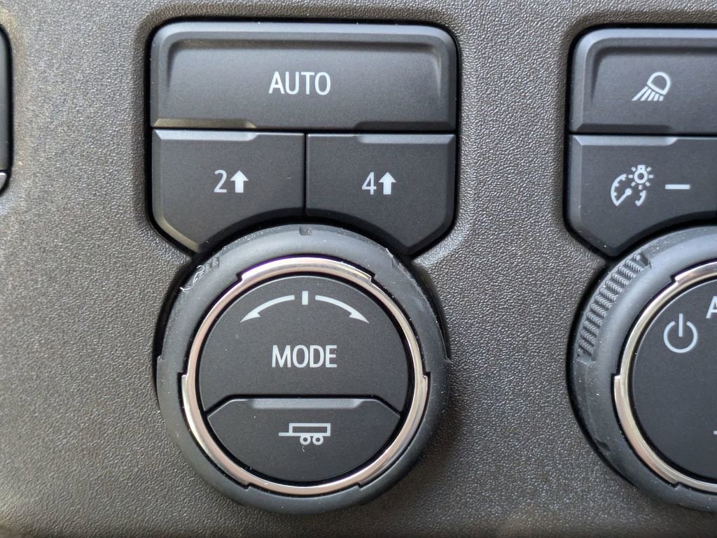 2025 Chevrolet Silverado 1500 LT photo 19