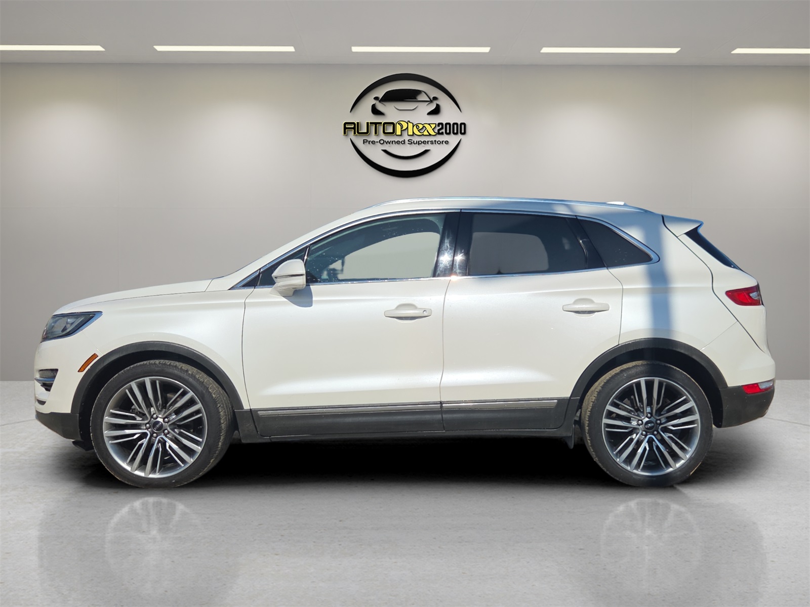2016 Lincoln MKC Reserve photo 3