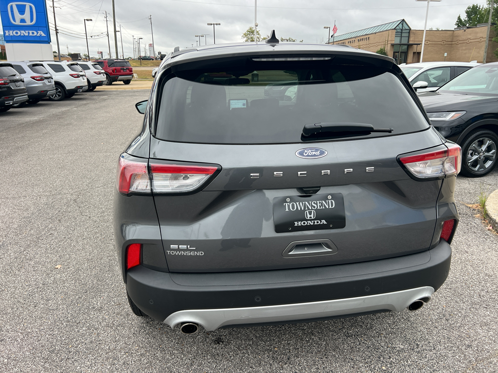 2021 Ford Escape SEL photo 3