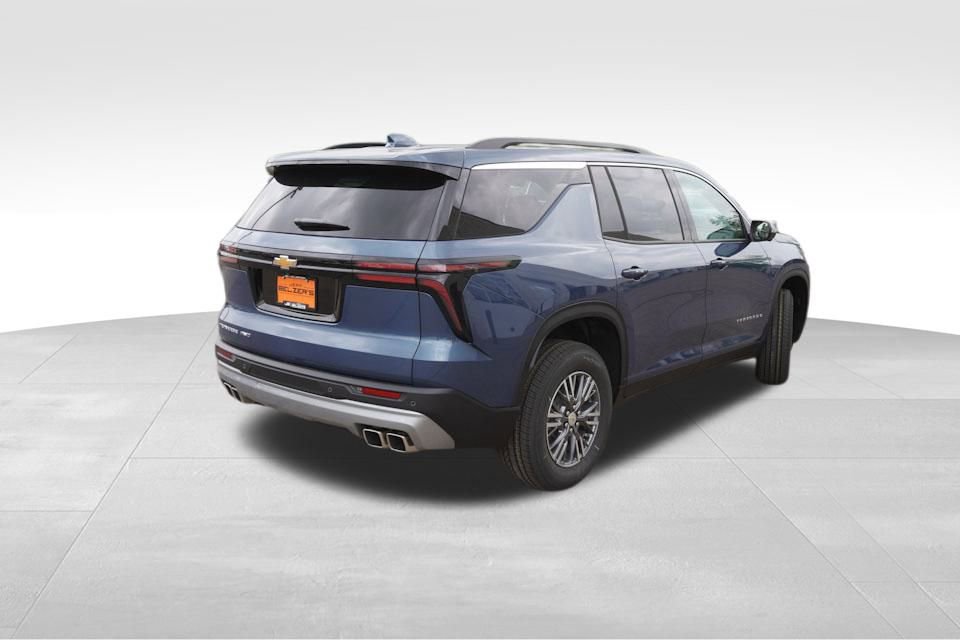2025 Chevrolet Traverse photo 2