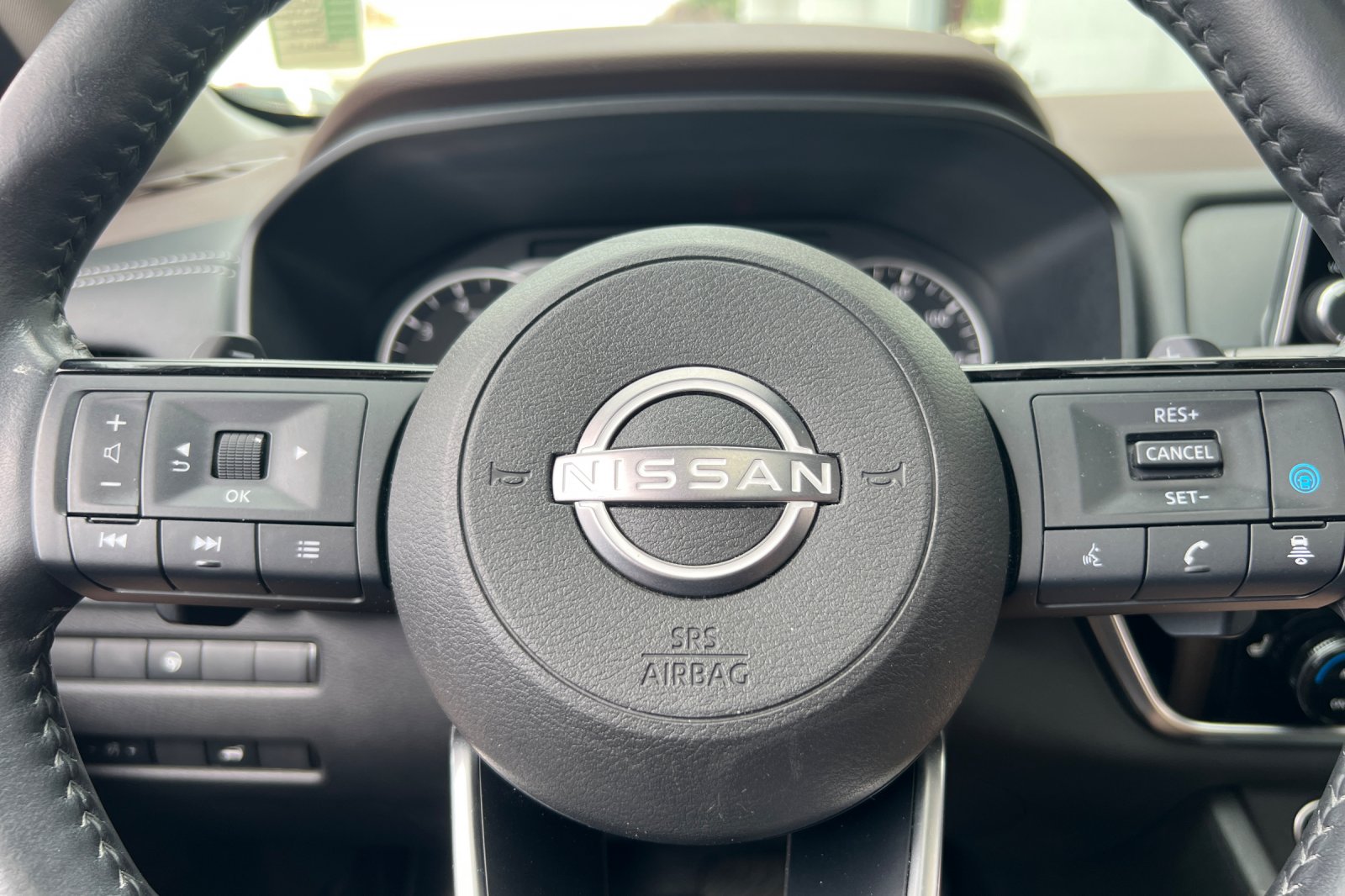 2022 Nissan Rogue SV photo 17
