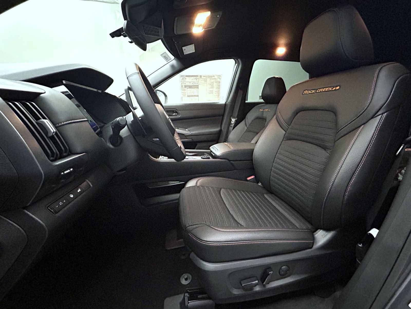 2025 Nissan Pathfinder Rock Creek photo 9