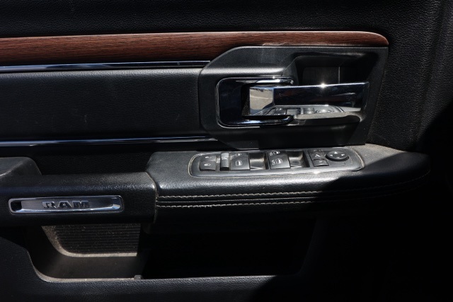 2016 Ram 2500 Laramie photo 22