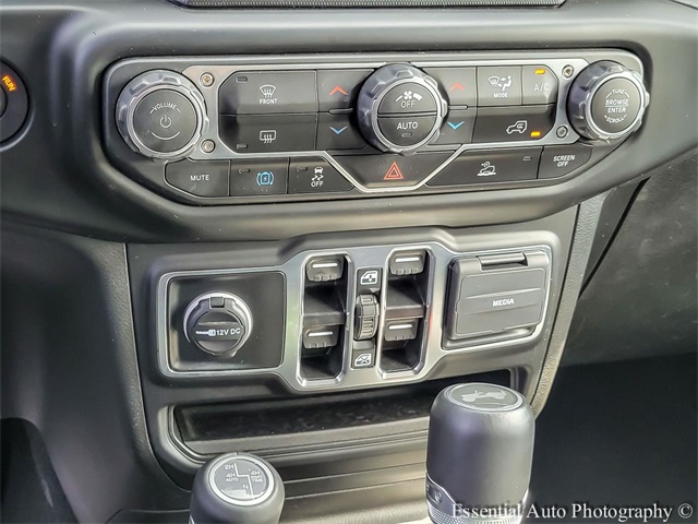 2022 JEEP WRANGLER - Image 23