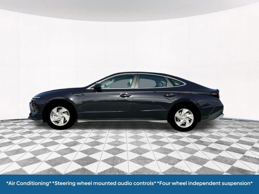 2025 Hyundai Sonata SE photo 2