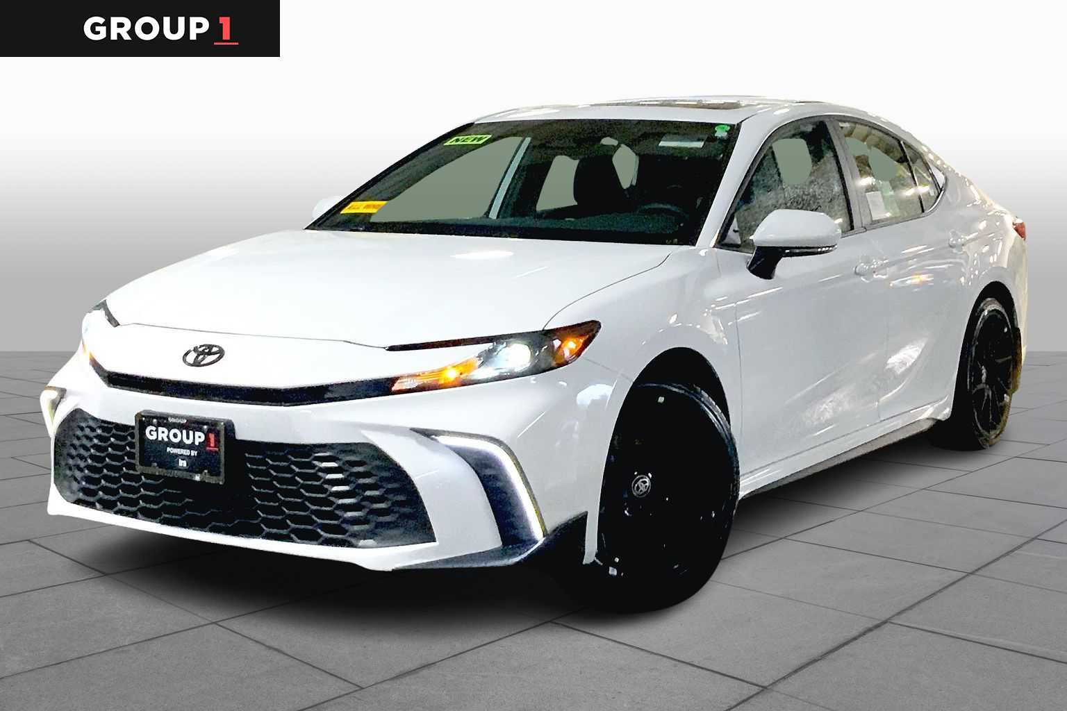 2026 Toyota Camry SE's photo