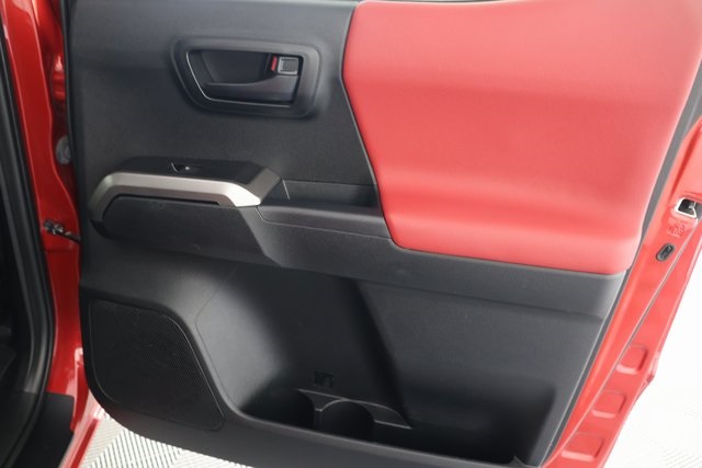2021 Toyota Tacoma SR5 photo 22