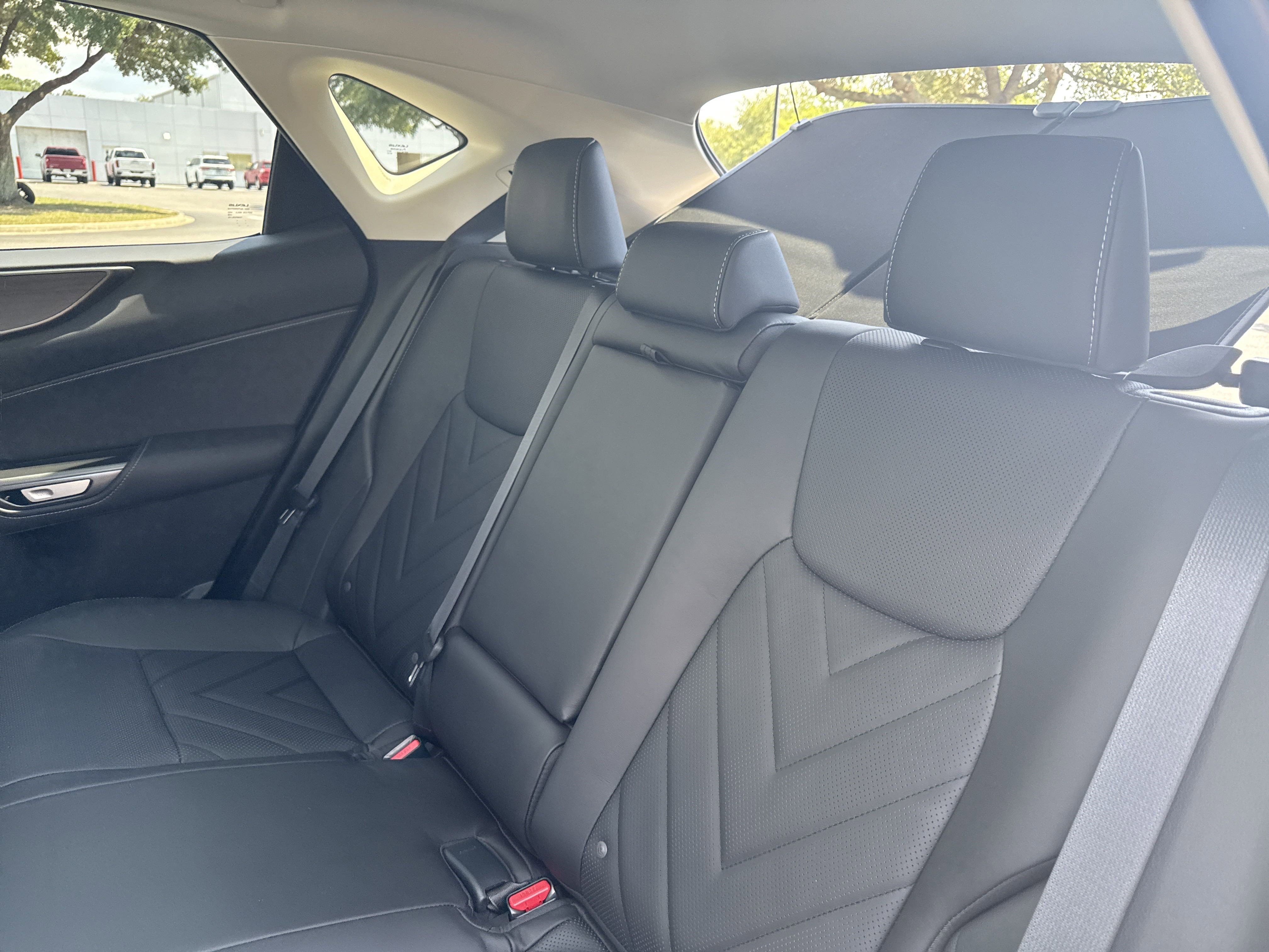 2025 Lexus NX 350h Luxury AWD photo 19