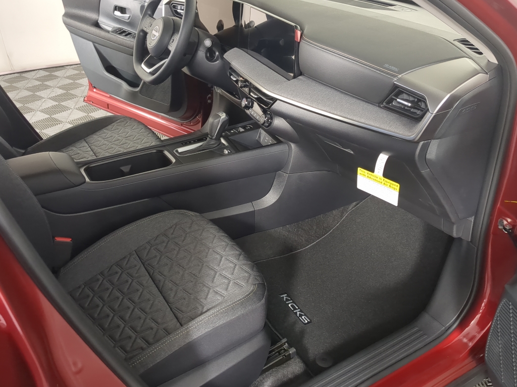 2026 Nissan Kicks SV photo 16