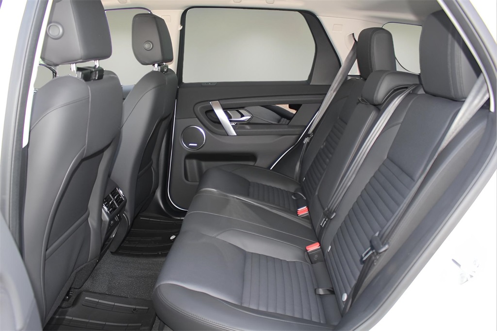2025 Land Rover Discovery Sport S photo 11