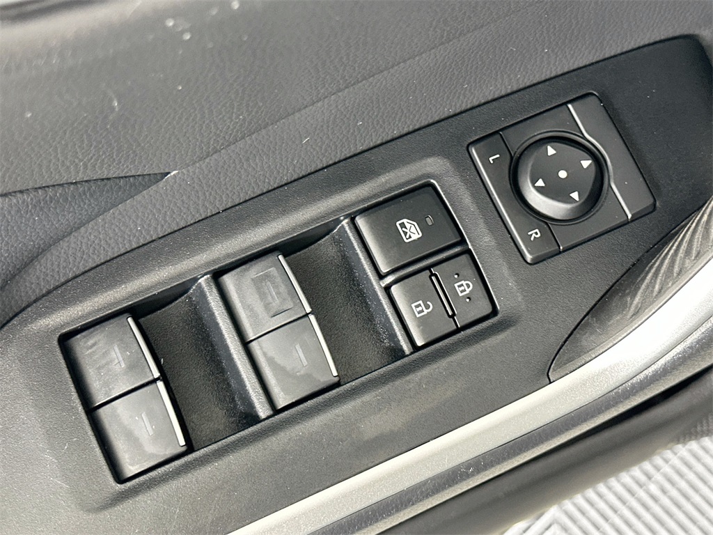 2023 Toyota RAV4 XLE Premium photo 16