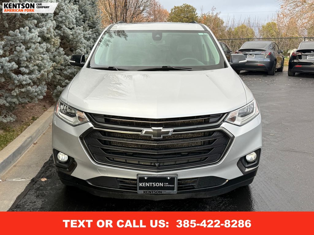 2021 Chevrolet Traverse Premier photo 2