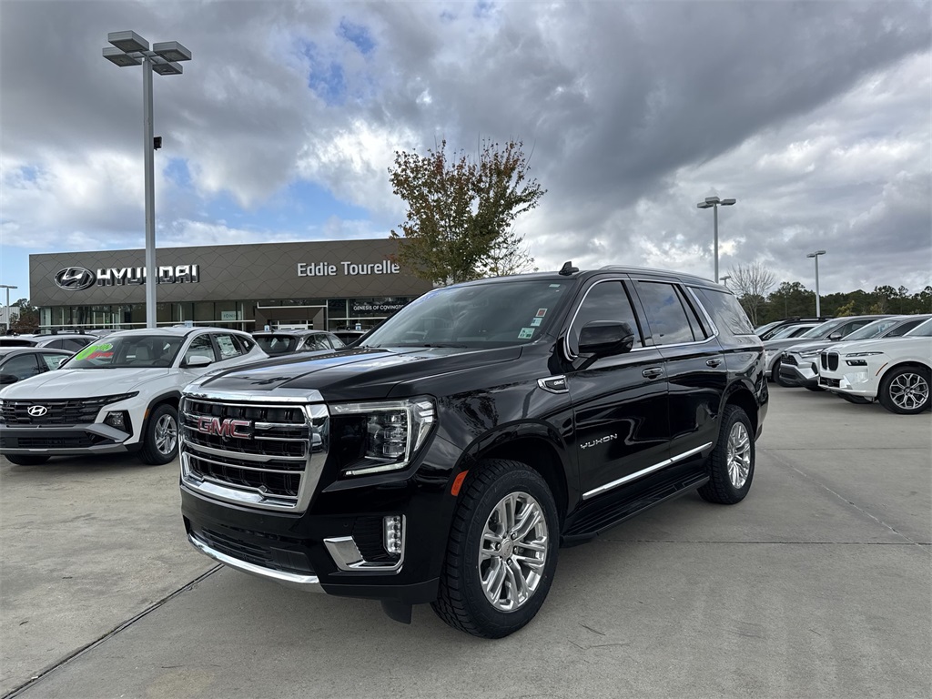 2023 GMC Yukon SLT's photo