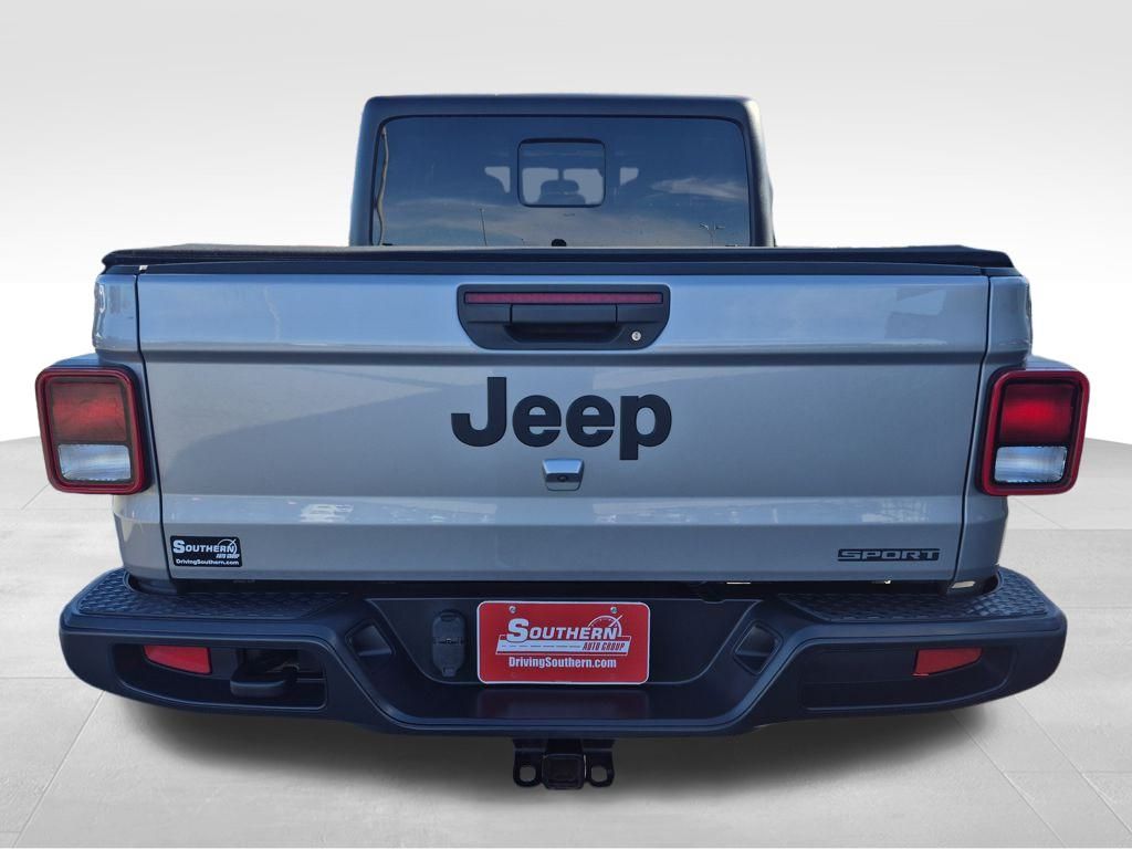 2021 Jeep Gladiator Sport photo 4