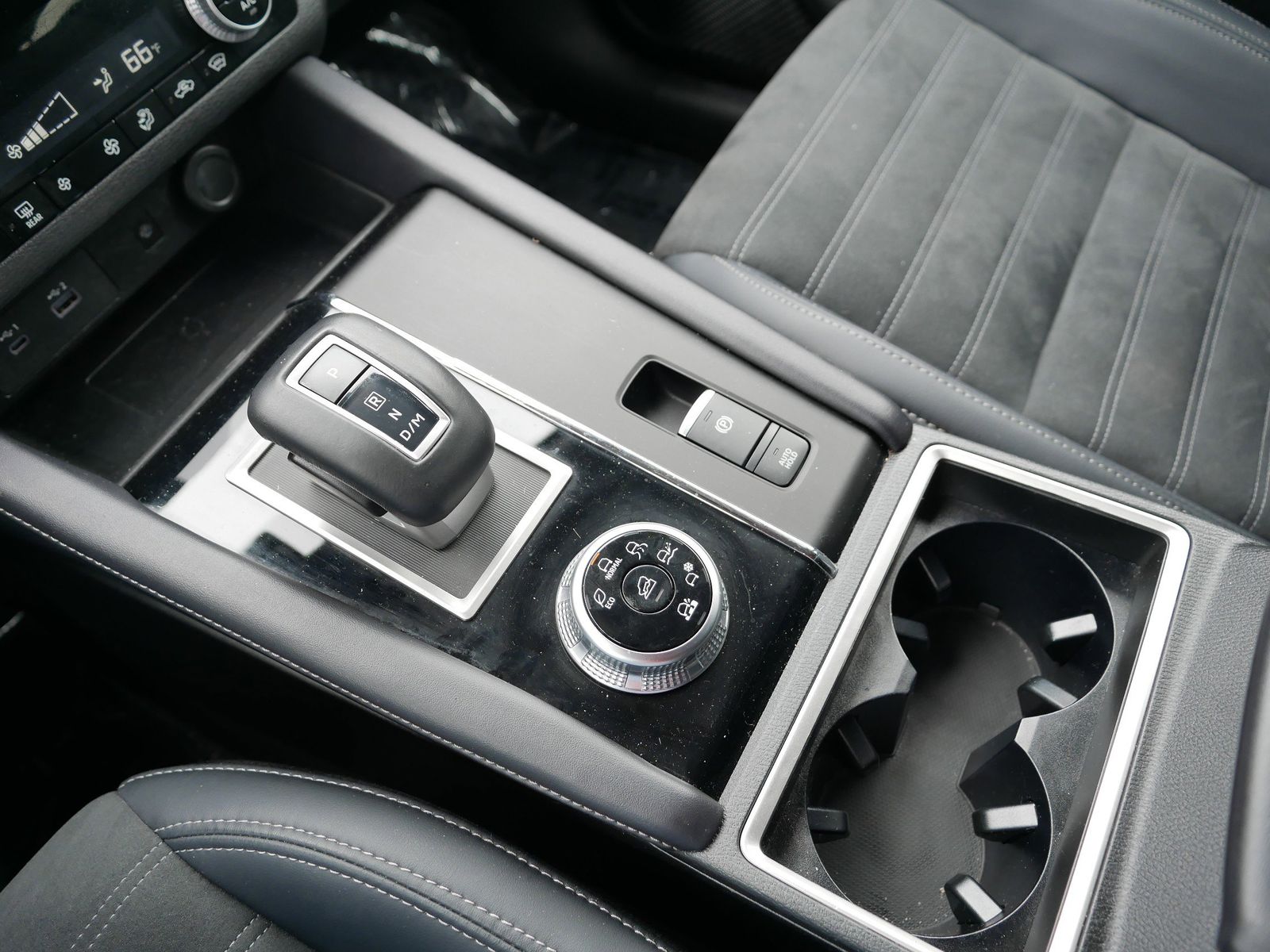 2024 Mitsubishi Outlander SE photo 19