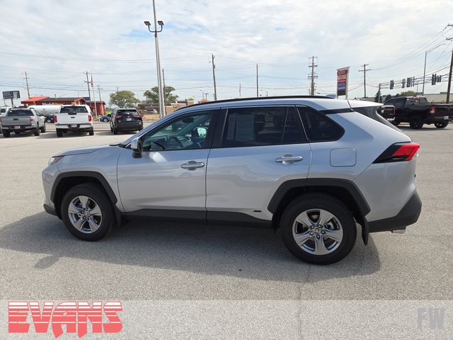 2025 Toyota RAV4 Hybrid XLE photo 23