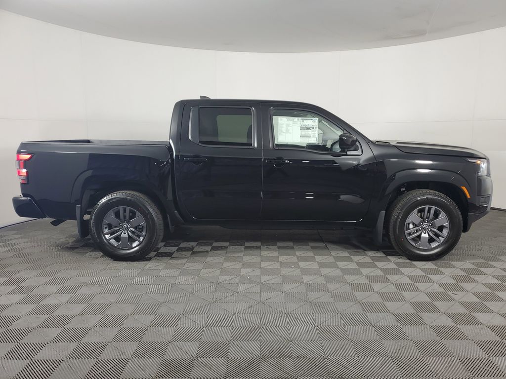 2026 Nissan Frontier Crew Cab SV photo 3
