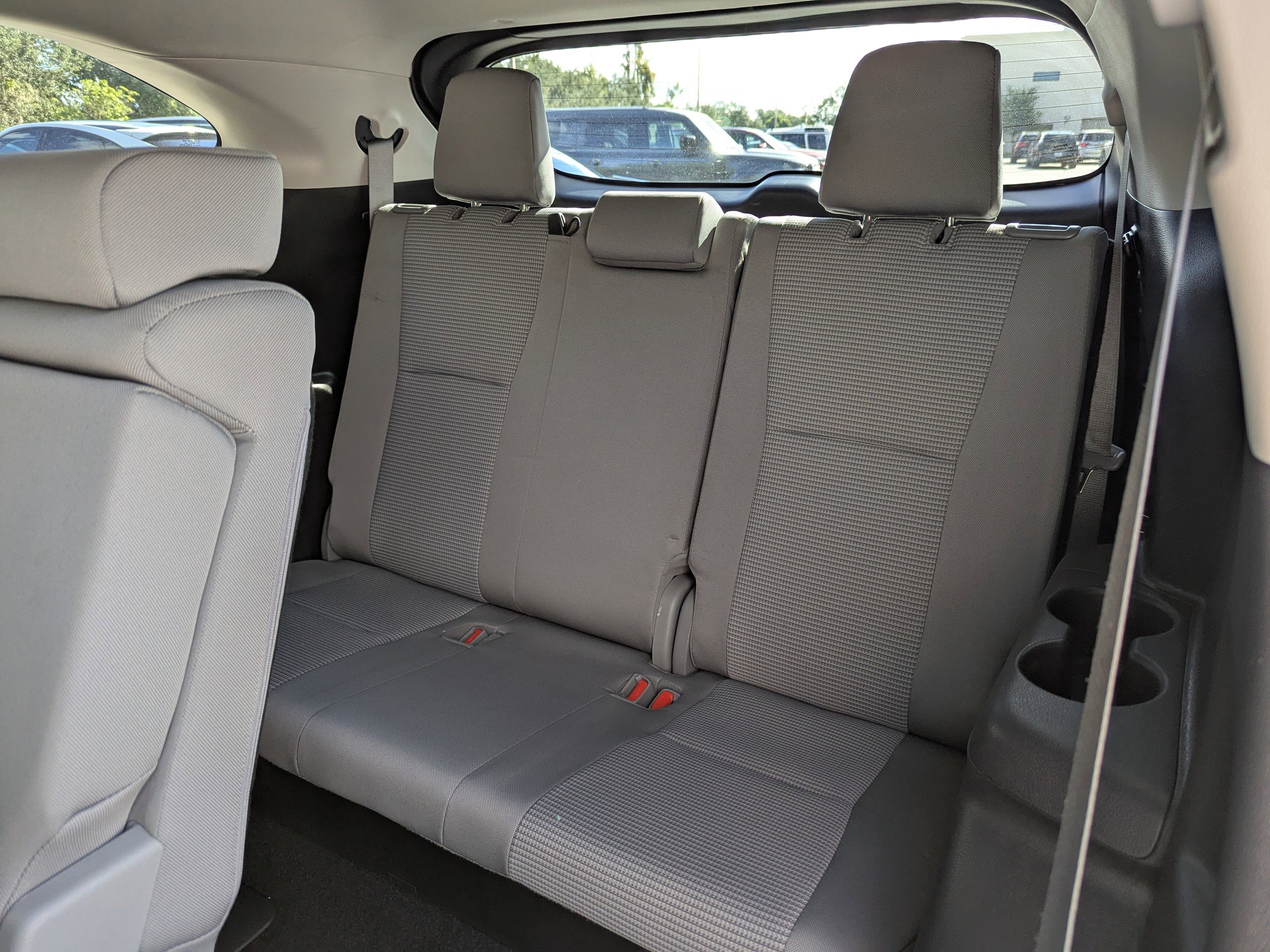 2022 Toyota Highlander LE photo 18