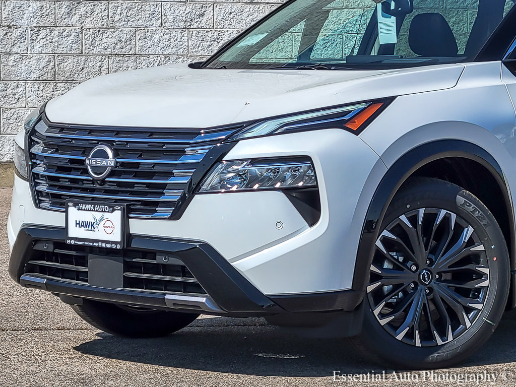 2025 Nissan Rogue Platinum photo 2