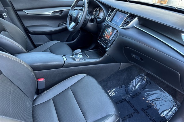 2022 Infiniti QX50 Luxe photo 17