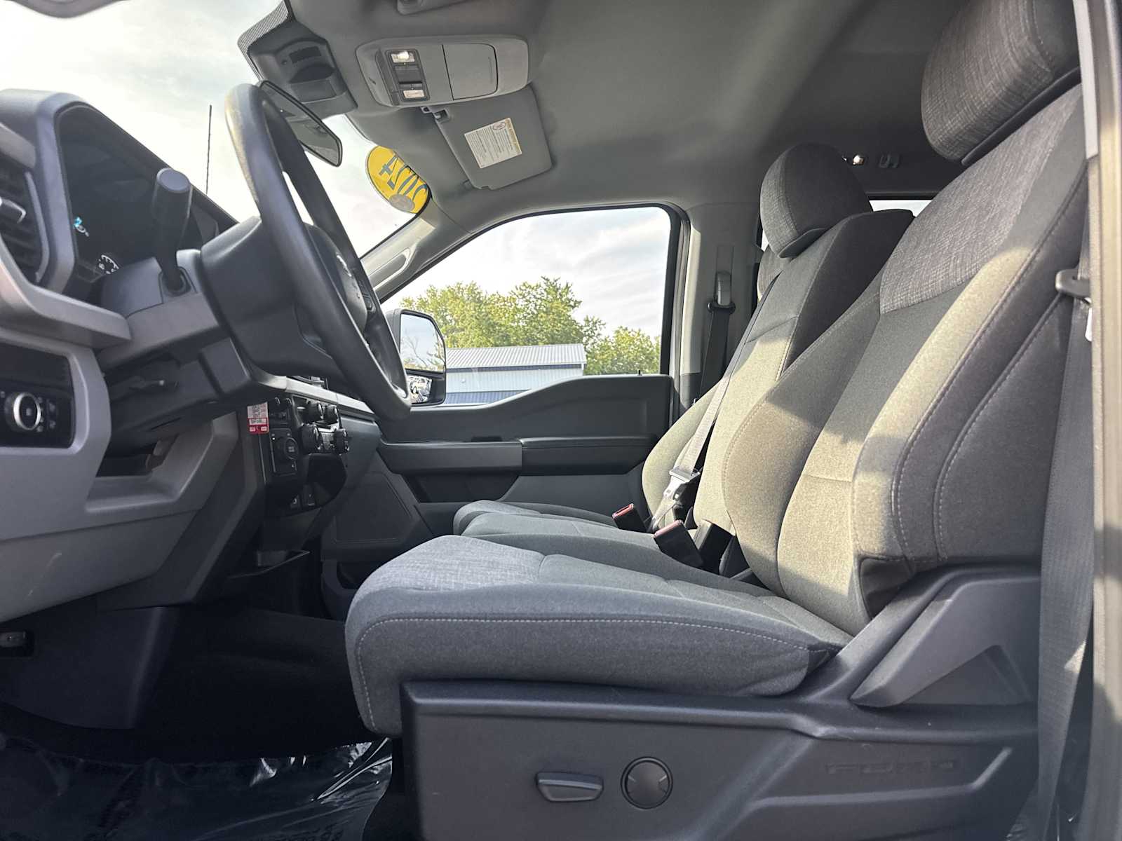 2024 Ford F-350 XLT photo 22