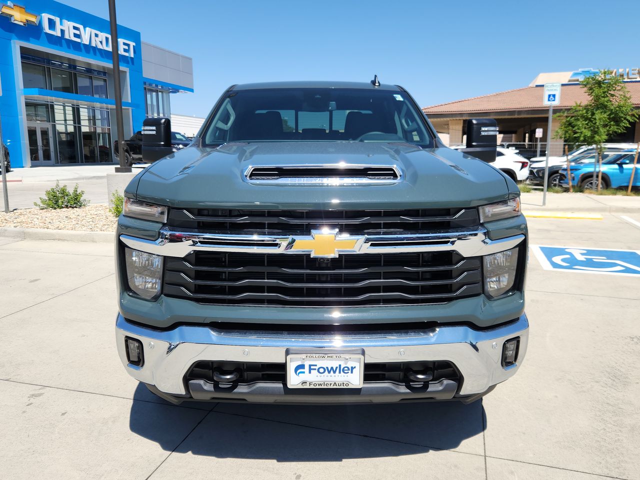 2025 Chevrolet Silverado 2500HD LT photo 3