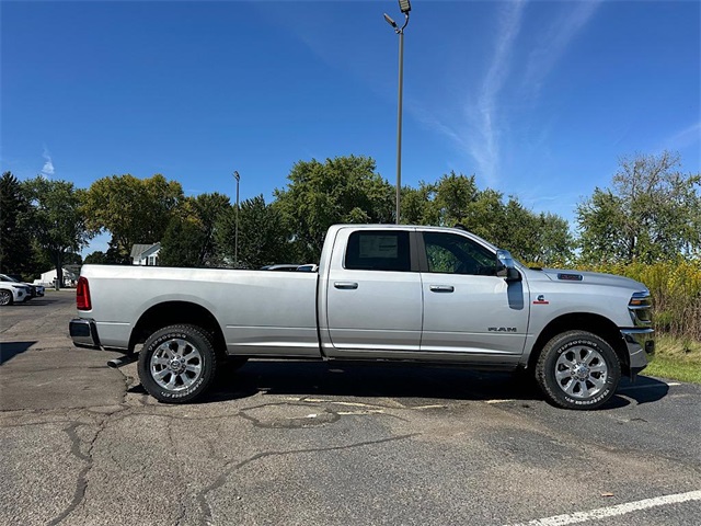 2026 Ram 3500 Laramie photo 4