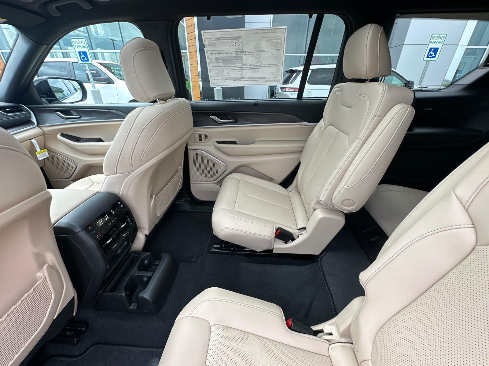 2025 Jeep Grand Cherokee Limited photo 23