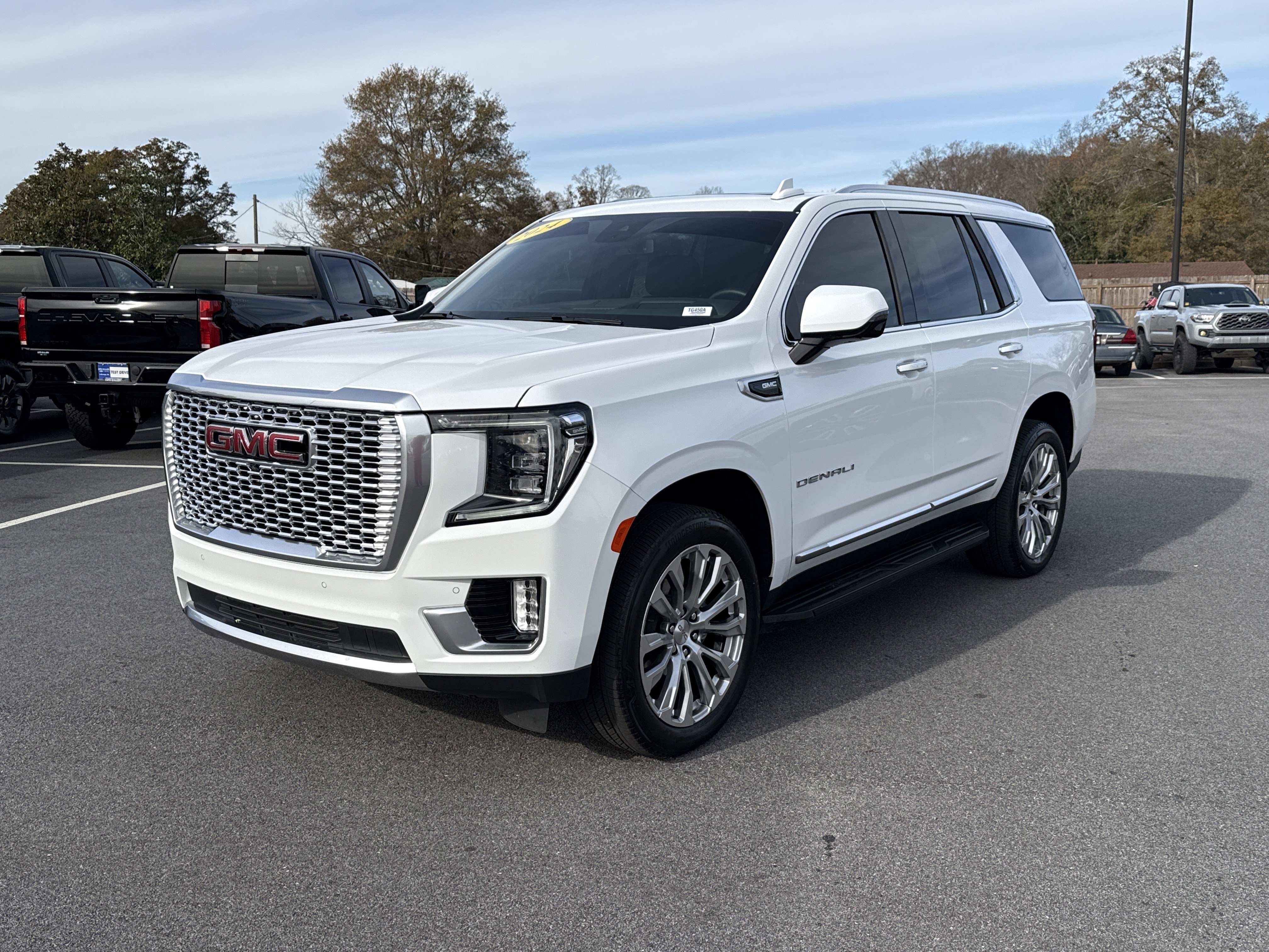 2024 GMC Yukon Denali's photo