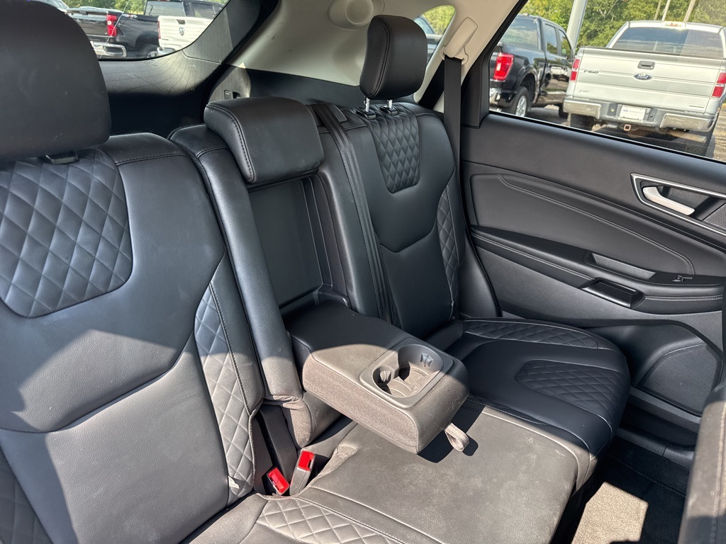 2024 Ford Edge Titanium photo 5