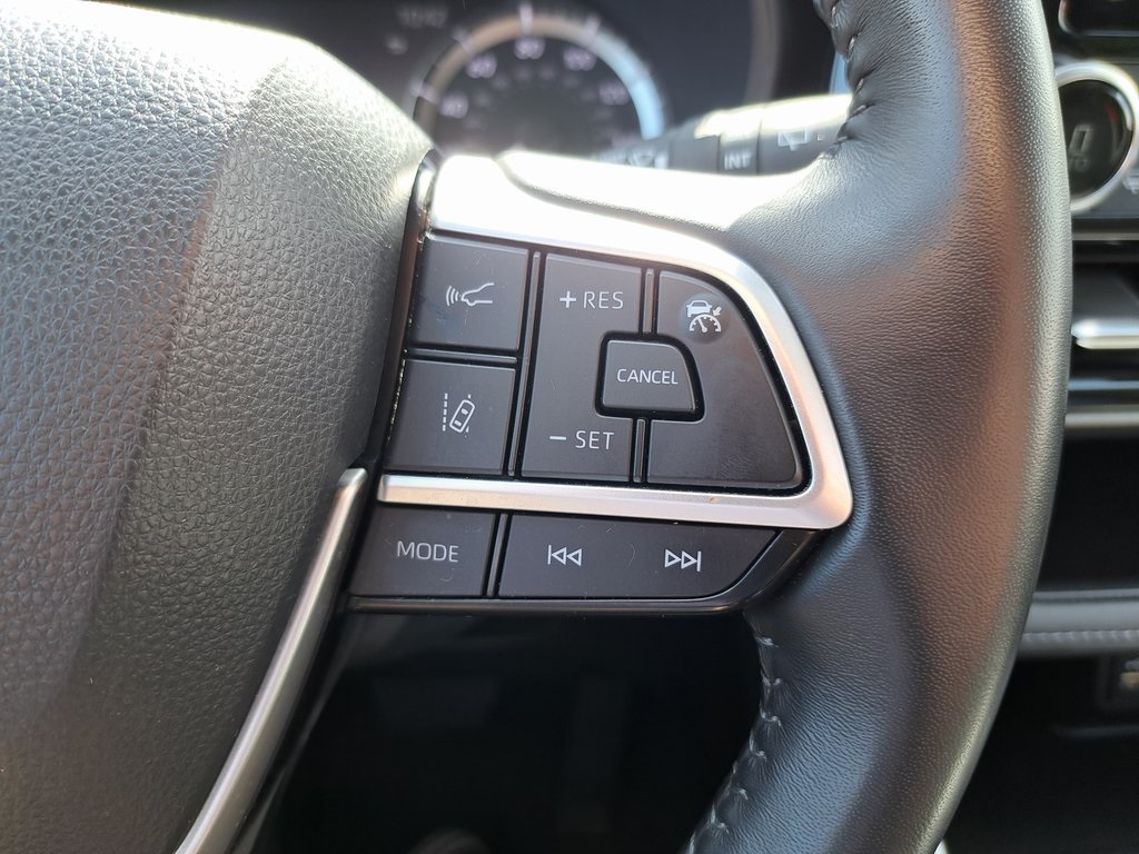 2023 Toyota Highlander LE photo 19