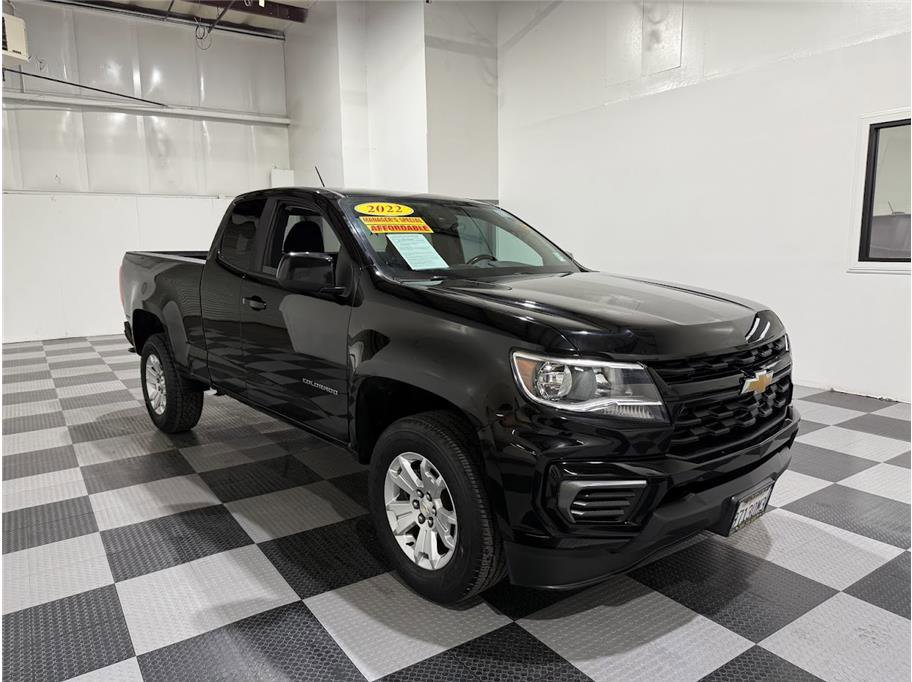 2022 Chevrolet Colorado LT photo 2