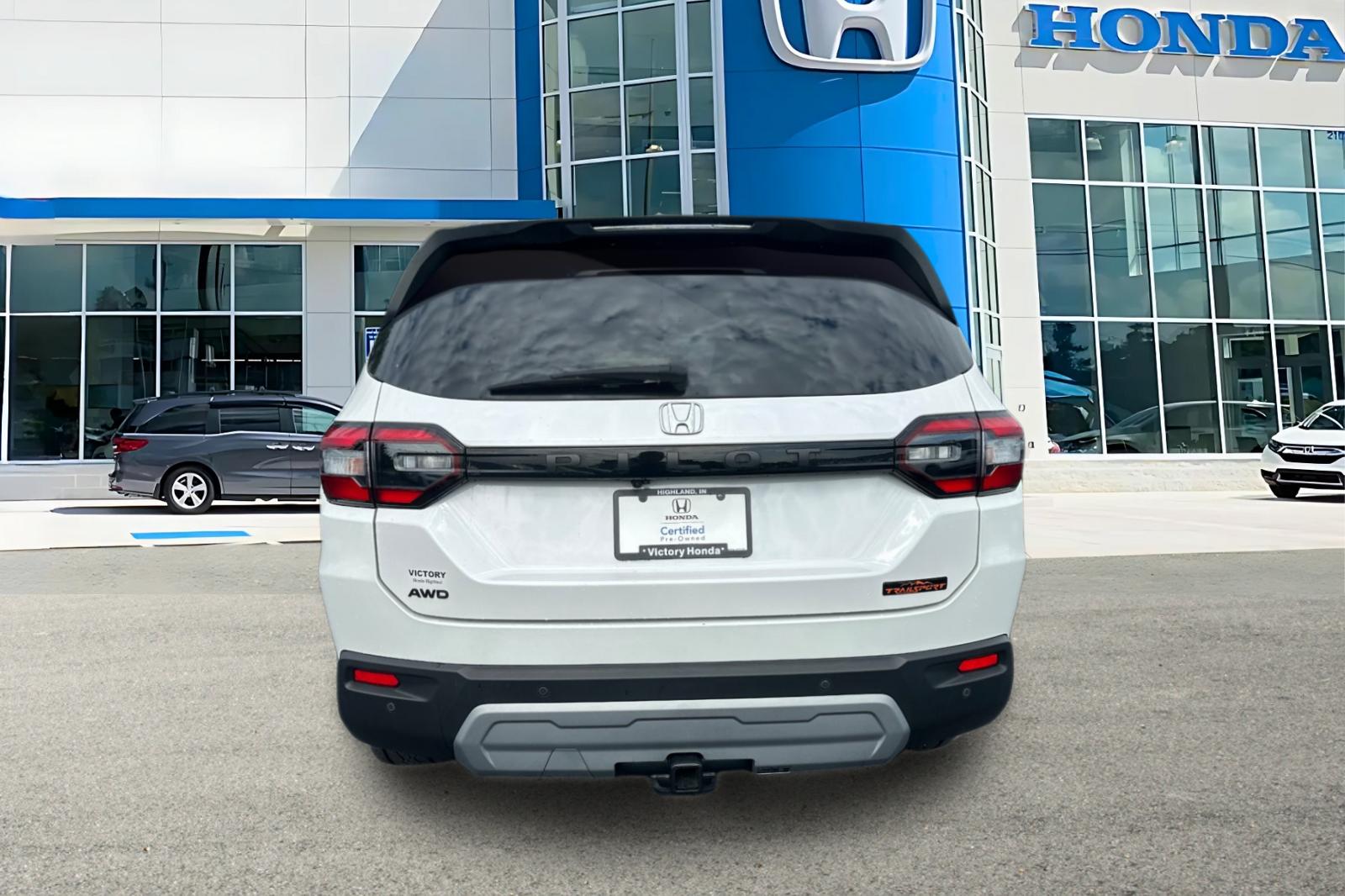 2023 Honda Pilot TrailSport photo 3