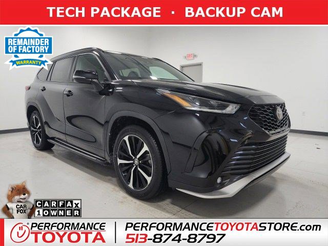 2022 Toyota Highlander XSE's photo