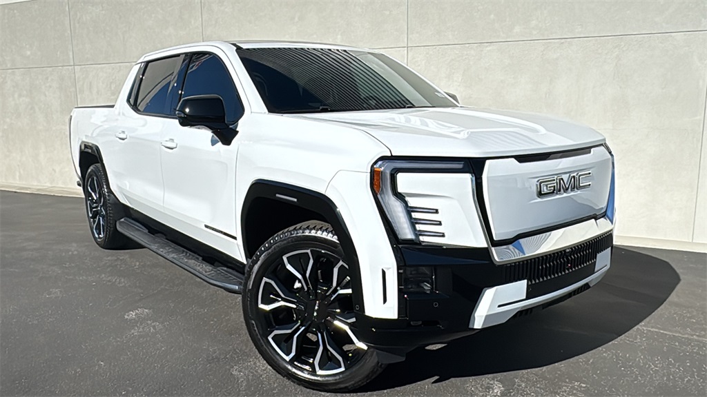2025 GMC Sierra EV Denali's photo