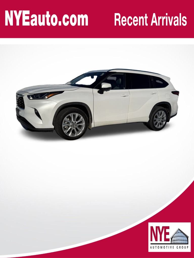 2023 Toyota Highlander Limited's photo