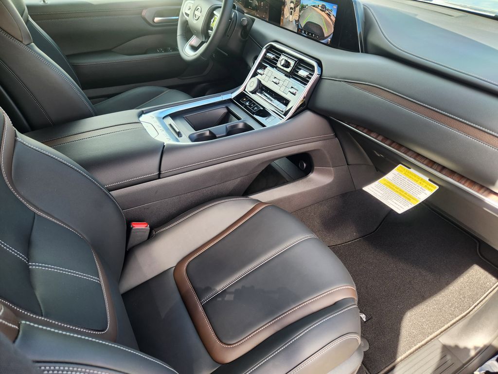2025 Nissan Armada SL photo 16