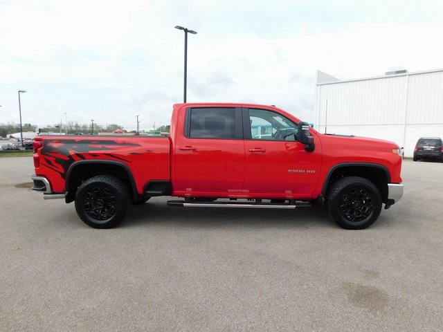 2025 Chevrolet Silverado 2500HD LT photo 2