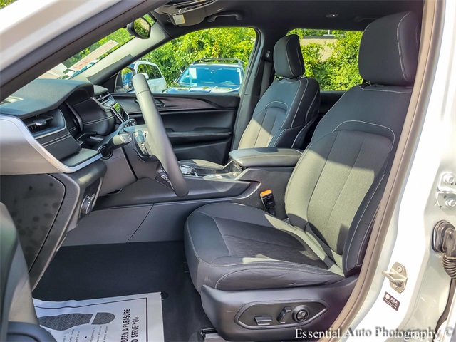 2024 JEEP GRAND CHEROKEE L - Image 8