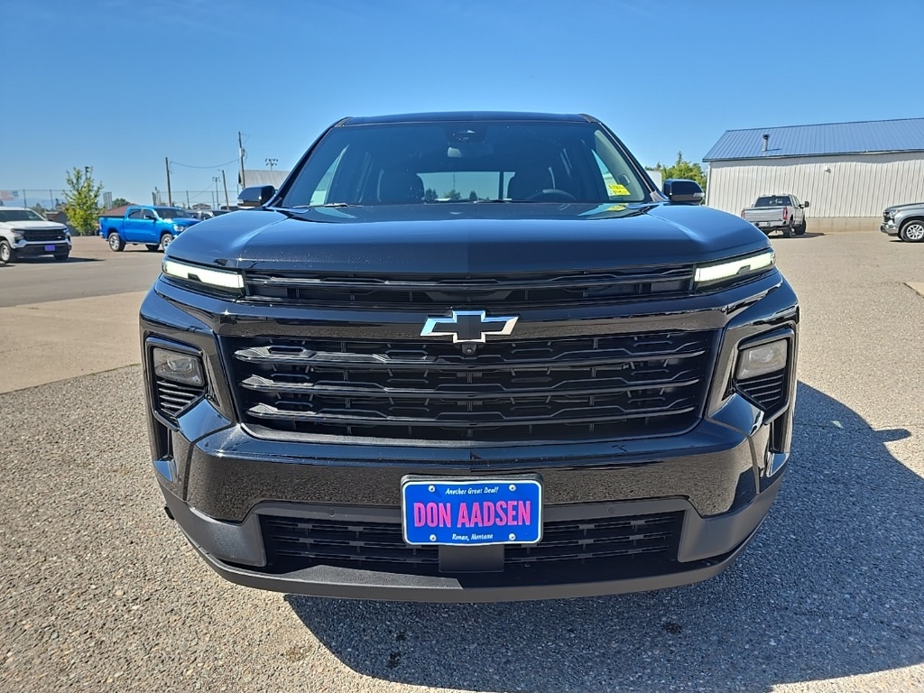 2025 Chevrolet Traverse photo 2